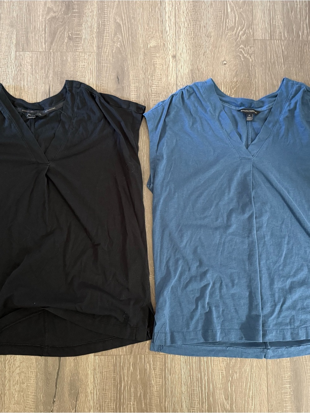 Women’s V-Neck Short Sleeve Top by Banana Republic- Black and Blue